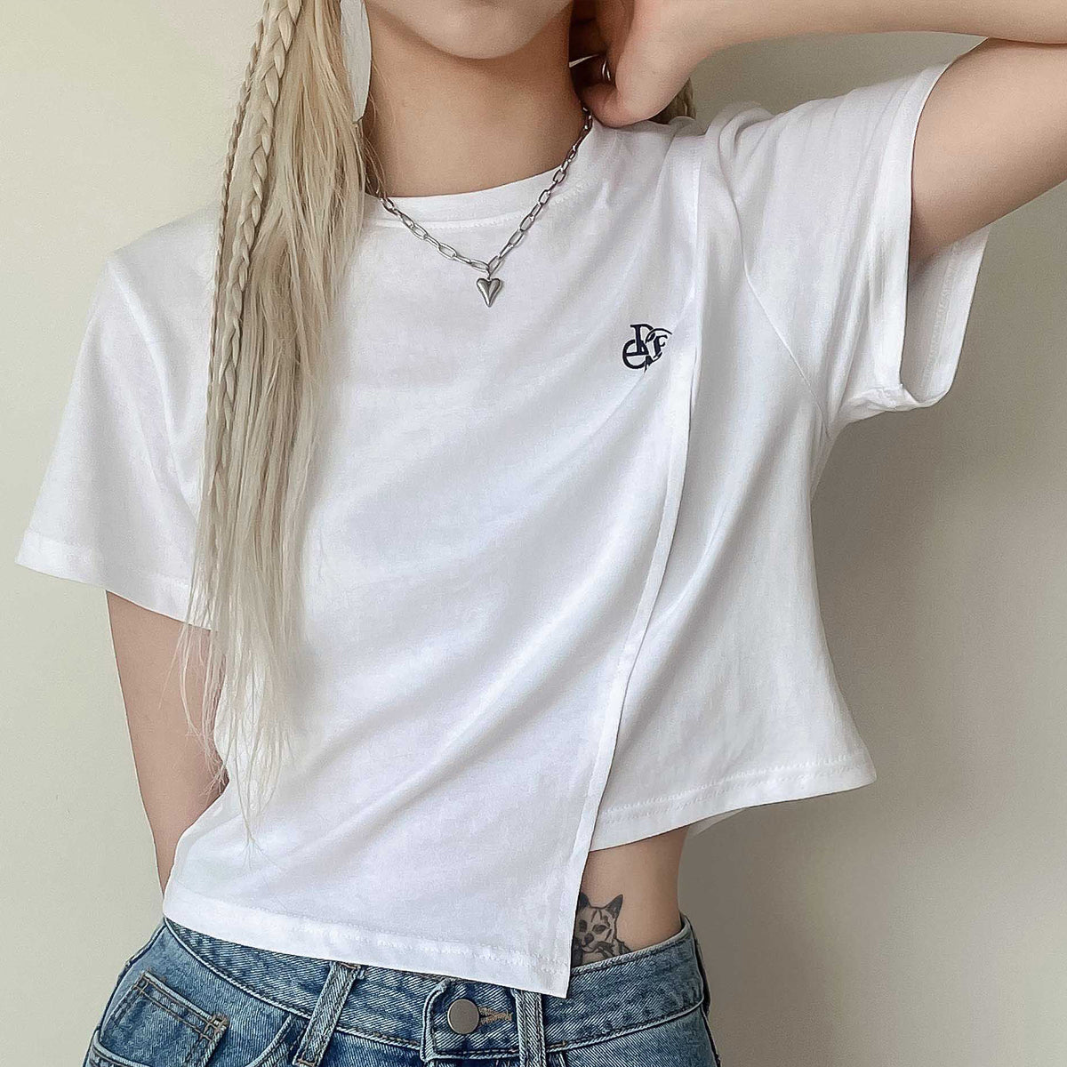 PEACE クロップTシャツ