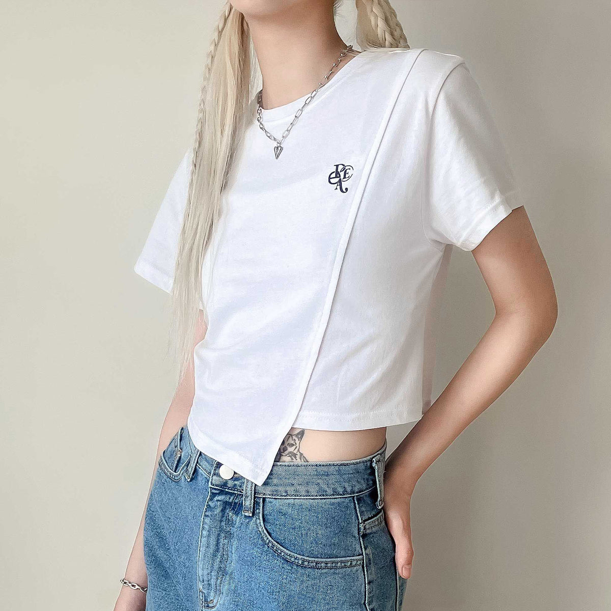 PEACE クロップTシャツ