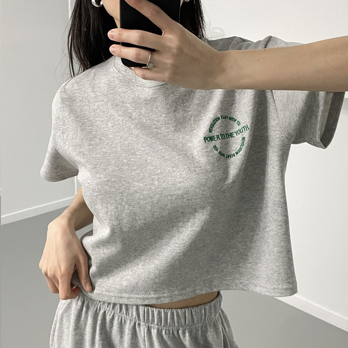 POWER TO THE YOUTH刺繍 クロップトレーニングセットアップ
