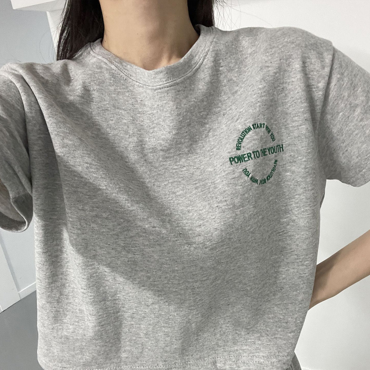 POWER TO THE YOUTH刺繍 クロップトレーニングセットアップ