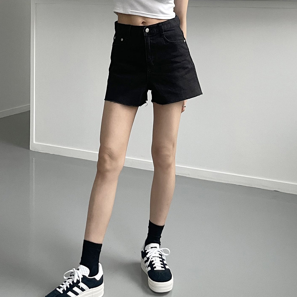 ブラックデニム ショートパンツ【デイリープチプラ韓国ファッション
